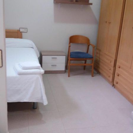 Residencial Oscense Hotel Huesca Bagian luar foto