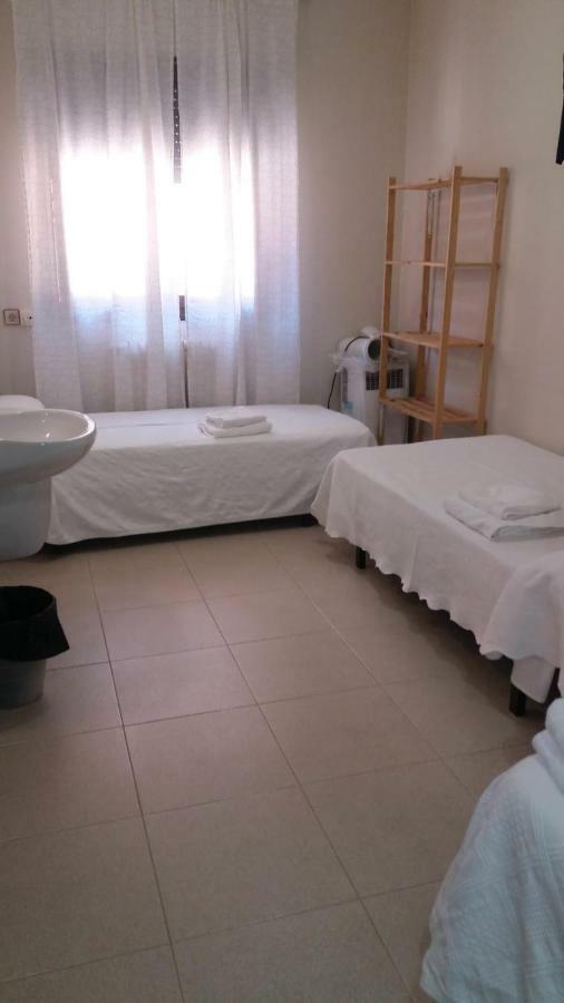 Residencial Oscense Hotel Huesca Bagian luar foto